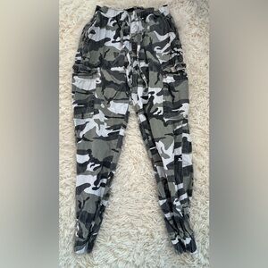 Most Famous Camo Cargo Jogger Pants Size 3
